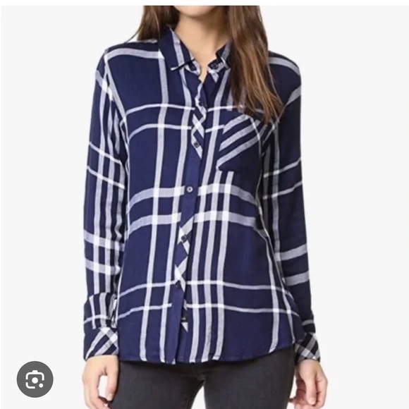 Rails Hunter Button Down Navy and White Plaid Shirt- Medium- excellent! - Picture 4 of 14